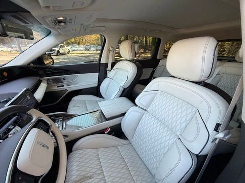 Certified 2024 Lincoln Nautilus Black Label image 13