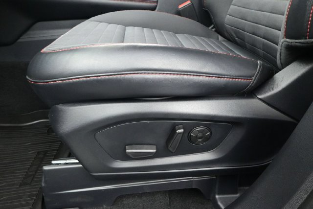 Used 2025 Ford Explorer ST-Line w/ Premium Package RWD image 12