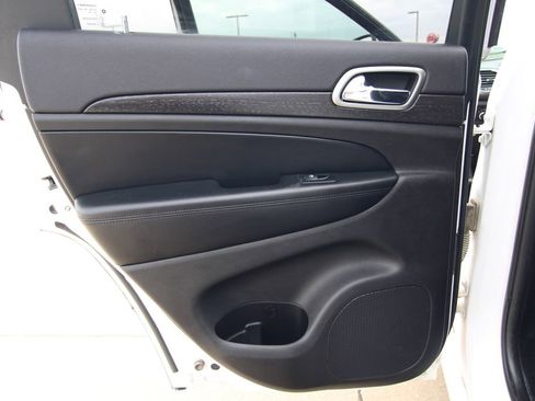 Used 2017 Jeep Grand Cherokee Altitude AWD/4WD image 35