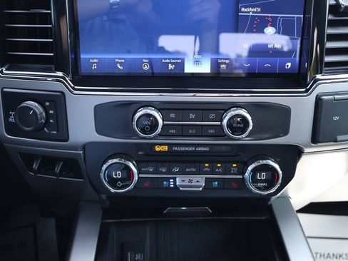 Used 2022 Ford F350 Lariat w/ Lariat Ultimate Package AWD/4WD image 14