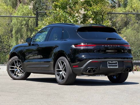 Used 2026 Porsche Macan AWD/4WD image 3