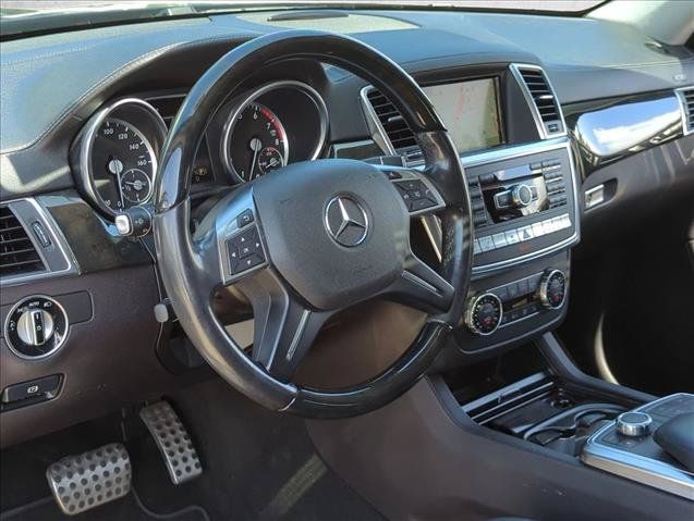 Used 2016 Mercedes-Benz GL 550 4MATIC image 9