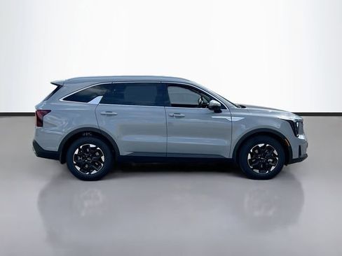 New 2026 Kia Sorento S image 8