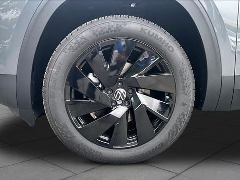New 2026 Volkswagen Atlas SE FWD image 11
