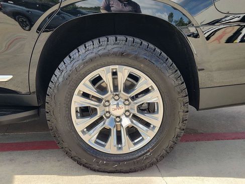 Used 2025 GMC Yukon Denali AWD/4WD image 33