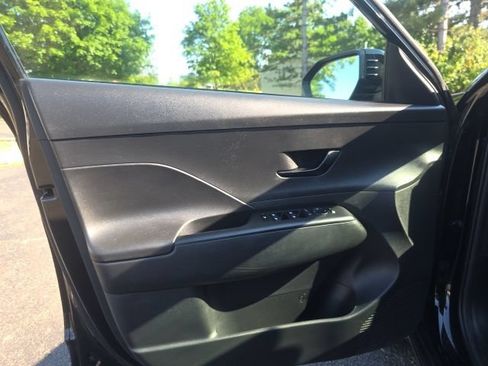 Used 2024 Hyundai Kona SEL AWD/4WD image 14