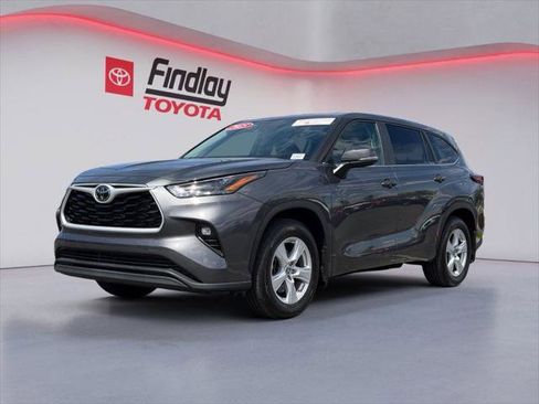 Certified 2025 Toyota Highlander LE AWD/4WD image 1