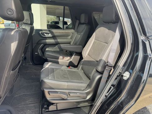 Used 2021 Chevrolet Tahoe Z71 w/ Z71 Signature Package image 16