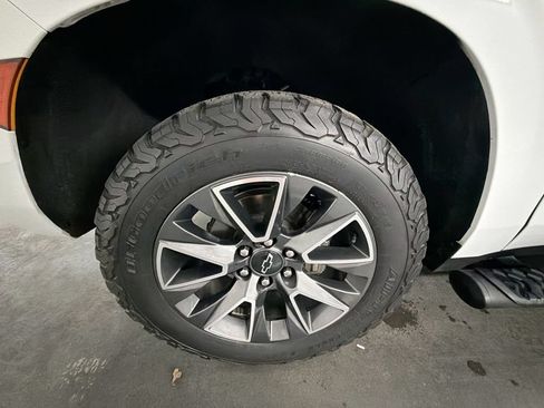 Used 2022 Chevrolet Tahoe Z71 AWD/4WD image 33