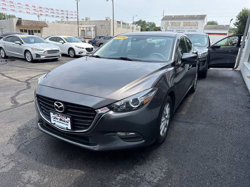 Used 2018 MAZDA MAZDA3 Sport w/ Preferred Equipment Package FWD image 3