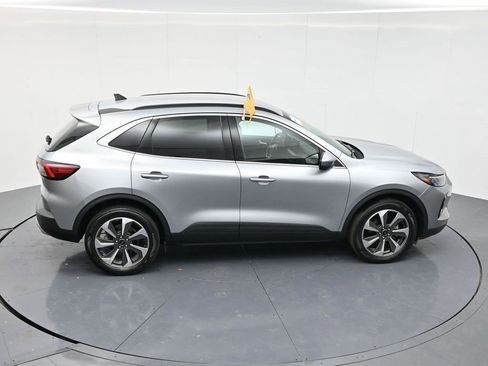 Certified 2023 Ford Escape Platinum image 41