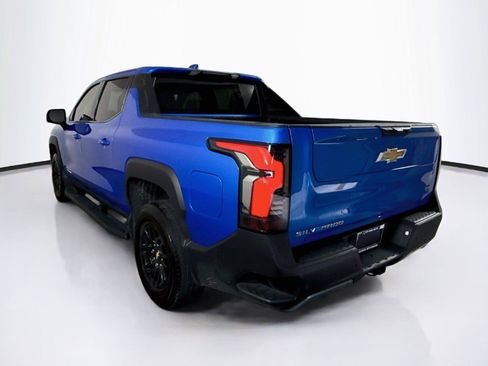 Used 2025 Chevrolet Silverado EV LT AWD/4WD image 3