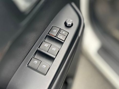 Used 2017 Toyota Highlander XLE image 22