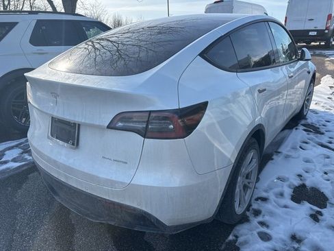 Used 2020 Tesla Model Y Long Range image 4