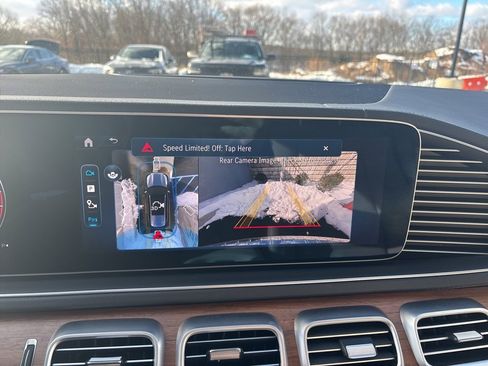 Used 2025 Mercedes-Benz GLS 450 4MATIC image 28