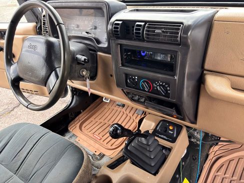 Used 2000 Jeep Wrangler Sahara AWD/4WD image 33