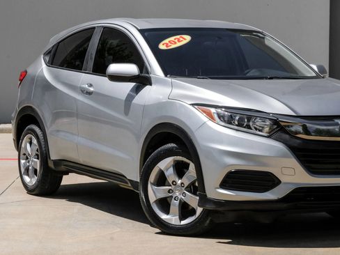 Used 2021 Honda HR-V LX image 5