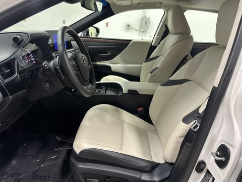 Certified 2025 Lexus ES 350 w/ Premium Package FWD image 16