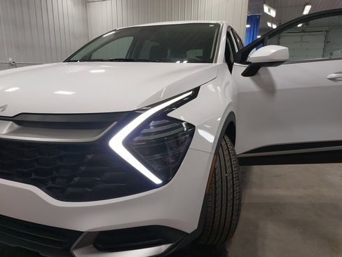 Used 2025 Kia Sportage LX AWD/4WD image 30