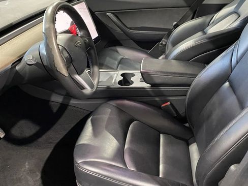 Used 2022 Tesla Model Y Long Range image 11