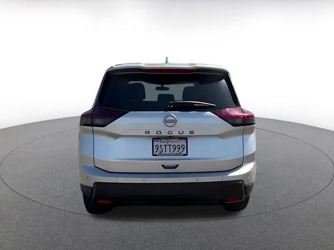 Used 2025 Nissan Rogue SV FWD image 12