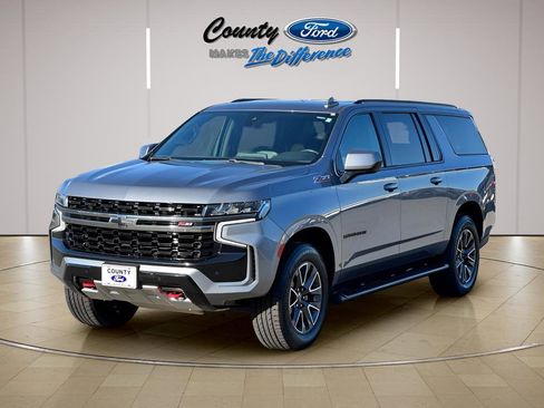 Used 2022 Chevrolet Suburban Z71 AWD/4WD image 2