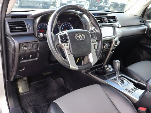 Used 2016 Toyota 4Runner SR5 image 4
