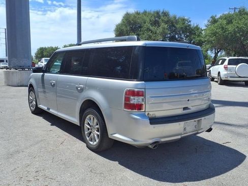 Used 2018 Ford Flex SE image 5
