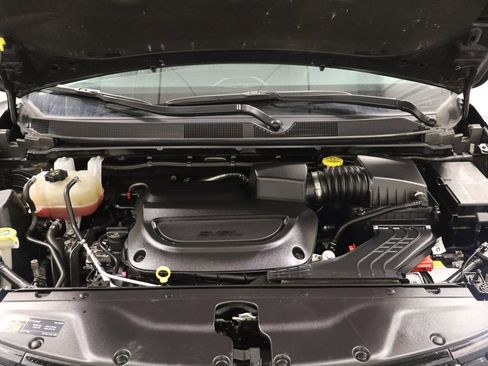 Used 2023 Chrysler Pacifica Limited image 24