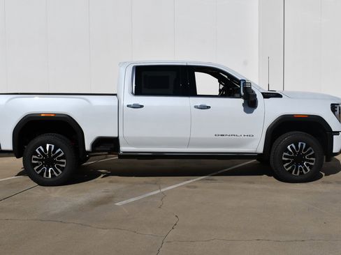 New 2026 GMC Sierra 2500 Denali Ultimate w/ Max Trailering Package image 5