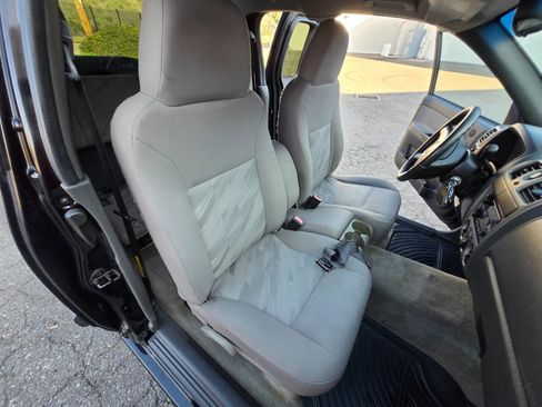 Used 2004 Chevrolet Colorado 2WD Extended Cab w/ Comfort Convenience Package image 28