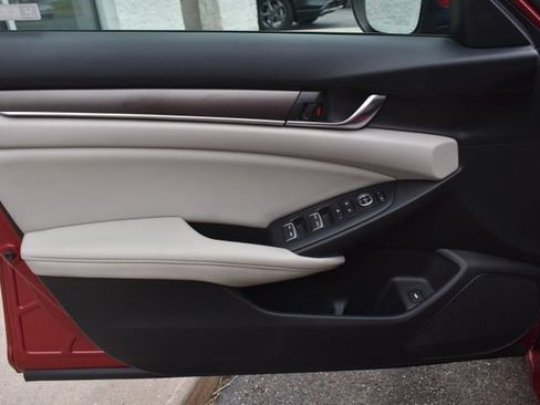 Used 2018 Honda Accord LX image 16