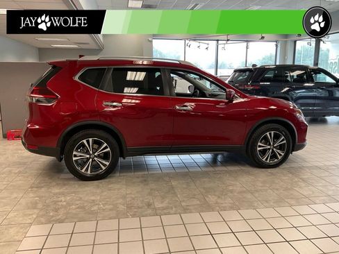 Used 2020 Nissan Rogue SV w/ Premium Package FWD image 6