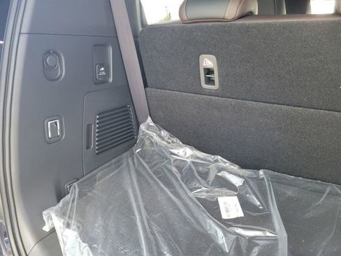 New 2025 Nissan Armada SL w/ Captain's Chari Seat Package image 38