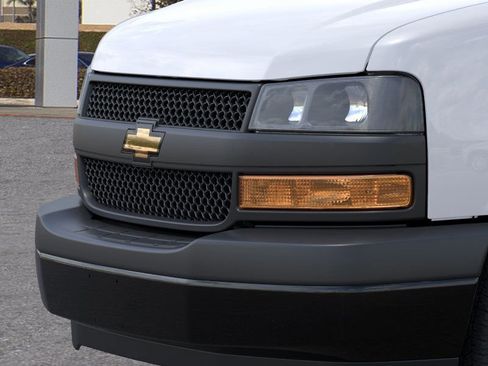 New 2025 Chevrolet Express 3500 w/ Driver Convenience Package image 13
