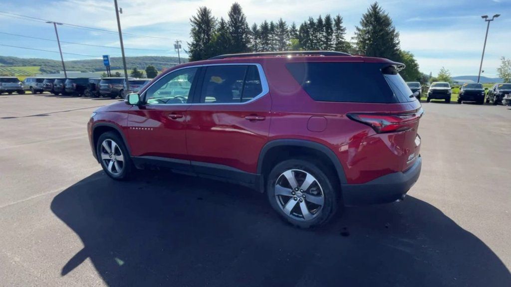 Used 2023 Chevrolet Traverse LT w/ LT Premium Package AWD/4WD image 6