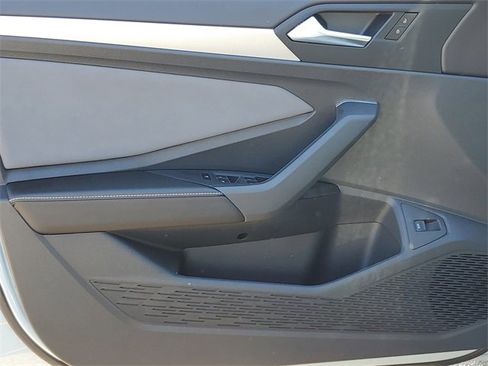 New 2025 Volkswagen Jetta SE image 13