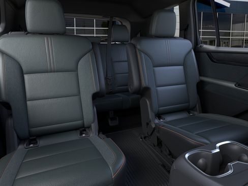 New 2026 GMC Acadia AT4 w/ Luxury Package AWD/4WD image 17