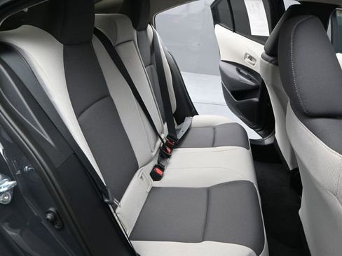 Used 2025 Toyota Corolla LE w/ Convenience Package image 13