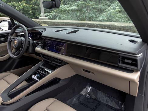 New 2026 Porsche Macan 4 Electric AWD/4WD image 58