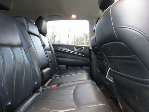 Used 2019 INFINITI QX60 Luxe w/ Essential Package image 17