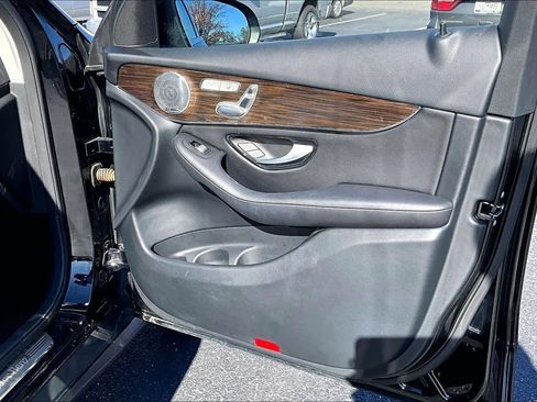 Used 2016 Mercedes-Benz GLC 300 image 22
