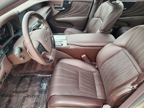 Used 2018 Lexus LS 500 w/ Interior Upgrade Package RWD image 14