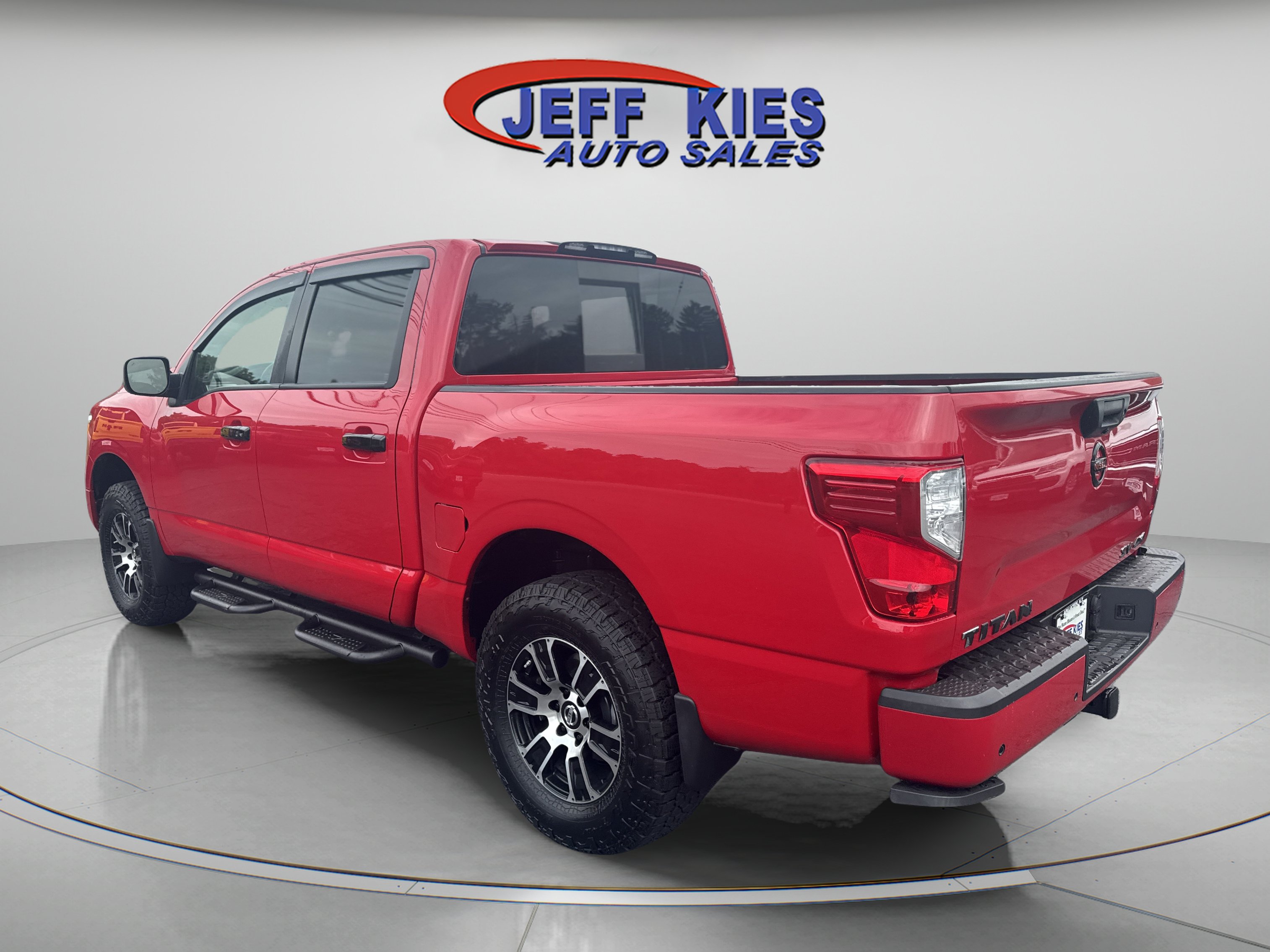 Used 2021 Nissan Titan SV w/ SV Convenience Package AWD/4WD image 7