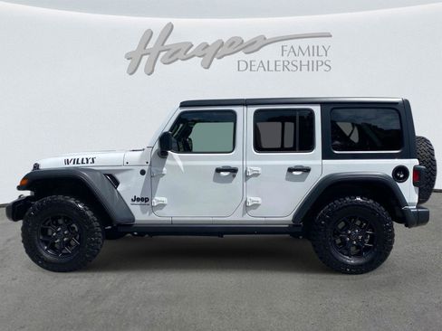 Used 2025 Jeep Wrangler Unlimited Sport AWD/4WD image 7