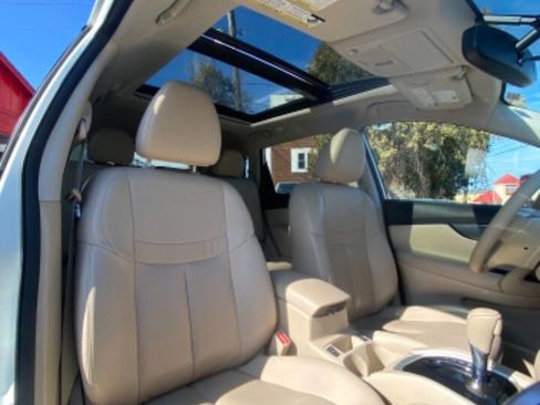 Used 2015 Nissan Rogue SL w/ SL Premium Package image 12