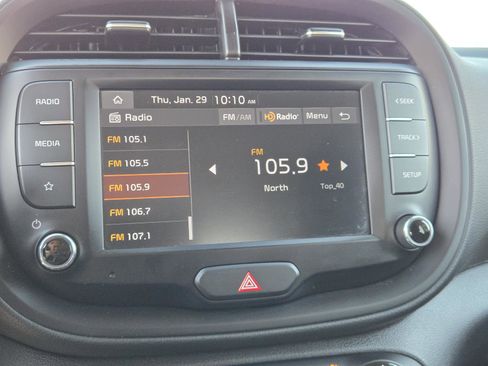 Used 2022 Kia Soul LX w/ Technology Package image 9