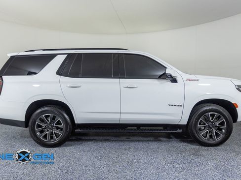 Used 2022 Chevrolet Tahoe Z71 w/ Luxury Package AWD/4WD image 8