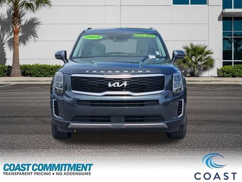 Used 2022 Kia Telluride EX w/ EX Premium Package AWD/4WD image 2