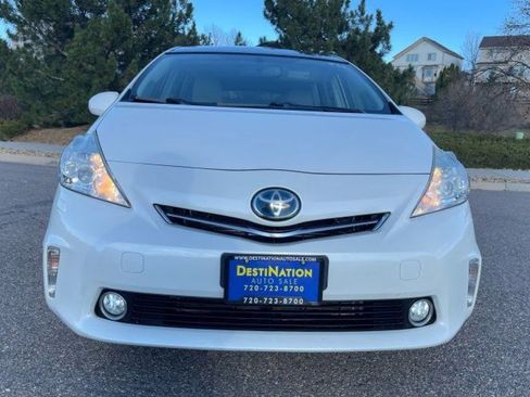 Used 2014 Toyota Prius V Five image 2